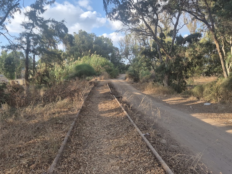קובץ:Nahariya rail promenade3.jpg