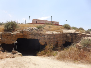 Ofakim cave1.jpg