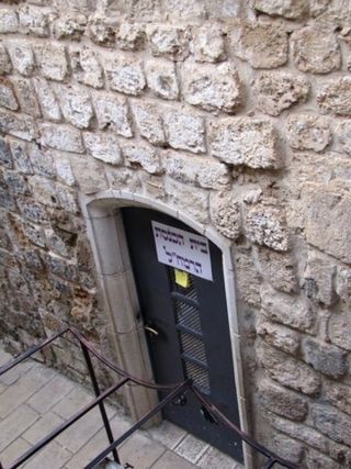 הכניסה לבית הכנסת