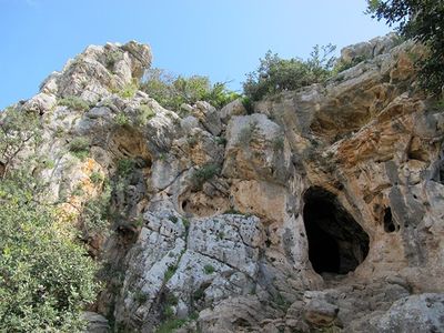 Etzba cave.jpg